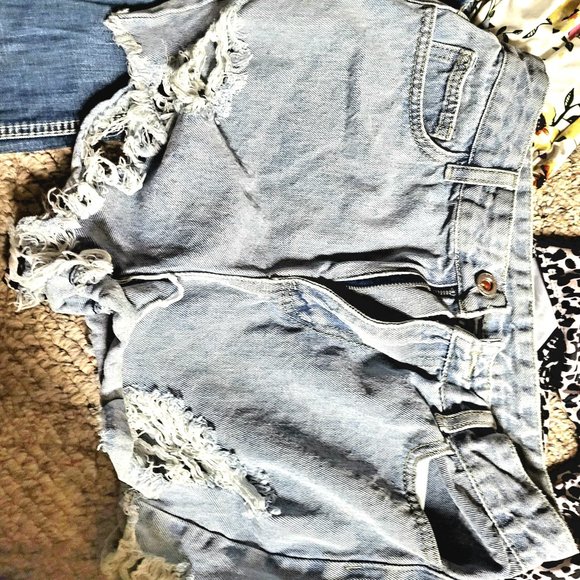 Jeans and shorts - Picture 1 of 4